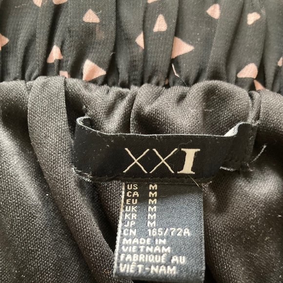 Forever 21 Black skirt with Pink Triangles A-Line skirt Size Medium - Picture 5 of 5